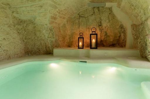 Alesia Luxury Cave Panzió Ostuni Kültér fotó