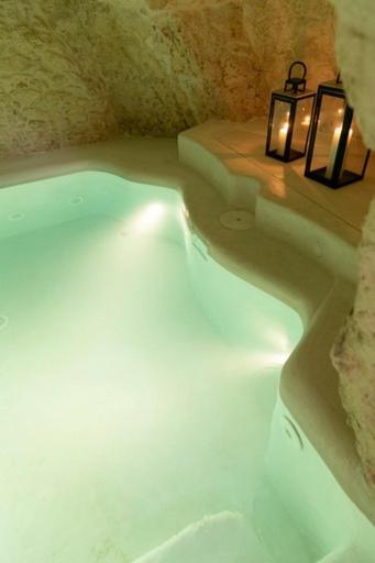Alesia Luxury Cave Panzió Ostuni Kültér fotó